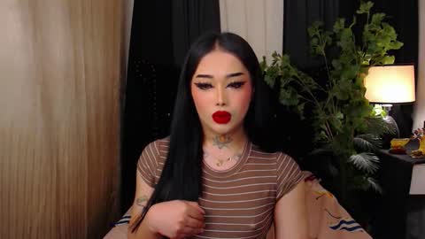 Snapshot of yourasiancockisontop chatting on 12/03/25, 06:17 kim online show from 12/03/25, 06:17