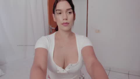 insta  yourboniee online show from 01/06/25, 04:02