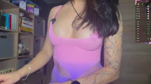 Snapshot of yourcharmingmia chatting on 11/08/25, 02:28 Mia online show from 11/08/25, 02:28