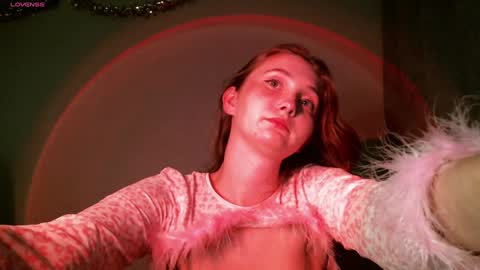 Snapshot of yourcreamyister chatting on 12/24/24, 06:17 creamysister online show from 12/24/24, 06:17