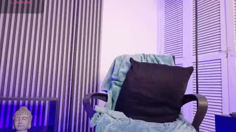 Selena online show from 11/23/25, 10:04