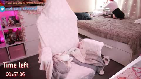 Snapshot of yourcutewaifu chatting on 10/25/25, 07:16 Lina Fansly online show from 10/25/25, 07:16