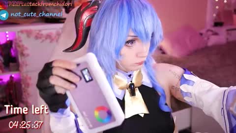 Snapshot of yourcutewaifu chatting on 11/23/25, 10:04 Lina Fansly online show from 11/23/25, 10:04