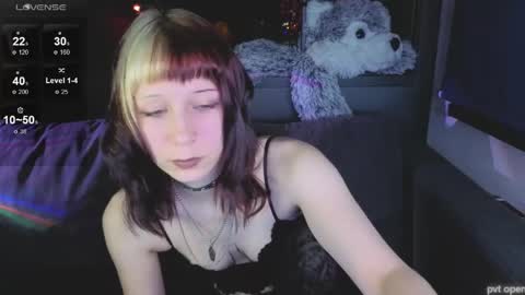 Snapshot of yourcutiegoth chatting on 04/18/26, 07:58 Vasilisa online show from 04/18/26, 07:58
