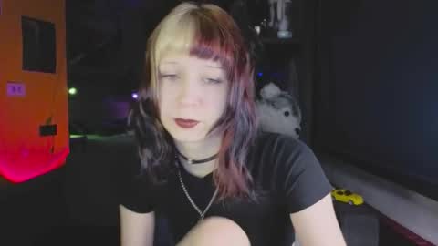 Snapshot of yourcutiegoth chatting on 04/26/26, 11:24 Vasilisa online show from 04/26/26, 11:24