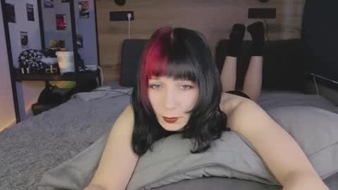 Snapshot of yourcutiegoth chatting on 05/15/26, 11:34 Vasilisa online show from 05/15/26, 11:34