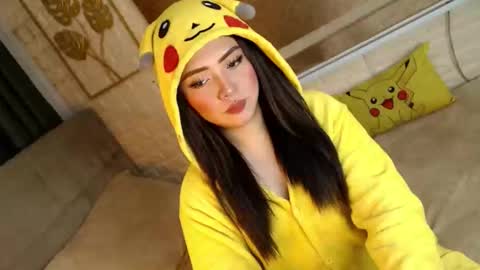 Snapshot of yourdevilsweettsx chatting on 12/21/25, 11:17 JEN online show from 12/21/25, 11:17