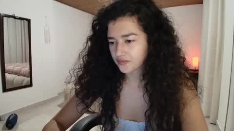 yourdreamgirl2025 online show from 10/31/25, 12:22