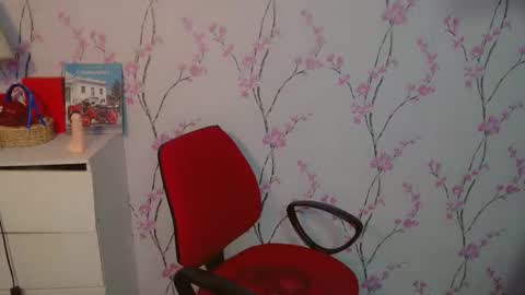 Snapshot of yourdreamgirljane chatting on 11/01/25, 02:13 JANE online show from 11/01/25, 02:13