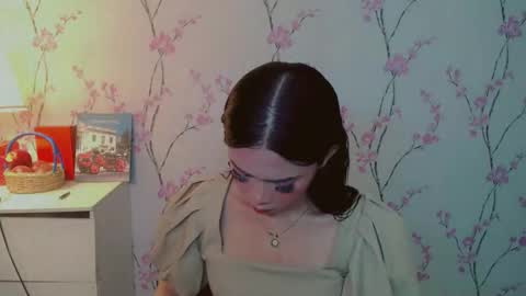 Snapshot of yourdreamgirljane chatting on 11/04/25, 01:38 JANE online show from 11/04/25, 01:38