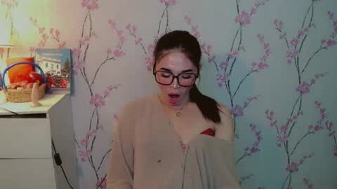 Snapshot of yourdreamgirljane chatting on 11/08/25, 06:07 JANE online show from 11/08/25, 06:07