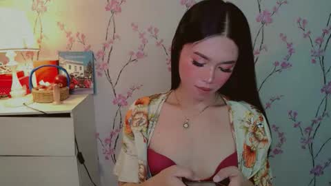 Snapshot of yourdreamgirljane chatting on 11/10/25, 05:01 JANE online show from 11/10/25, 05:01