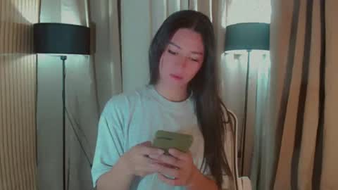 Snapshot of yourdreamgirljane chatting on 11/17/25, 12:49 JANE online show from 11/17/25, 12:49