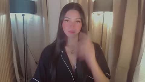 Snapshot of yourdreamgirljane chatting on 11/18/25, 01:04 JANE online show from 11/18/25, 01:04