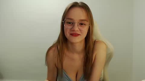 Snapshot of yourdreamray chatting on 07/04/26, 07:20 Lana online show from 07/04/26, 07:20