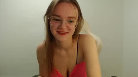 Snapshot of yourdreamray chatting on 07/18/26, 07:50 Lana online show from 07/18/26, 07:50