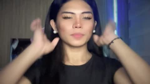 Snapshot of yourehot_pretty chatting on 04/25/26, 04:37 Do read my bio online show from 04/25/26, 04:37