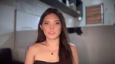 Snapshot of yourehot_pretty chatting on 05/17/26, 10:17 Do read my bio online show from 05/17/26, 10:17