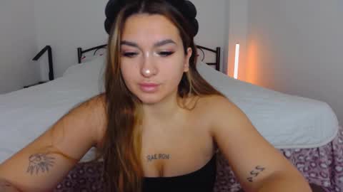 Emily  online show from 10/20/25, 06:47