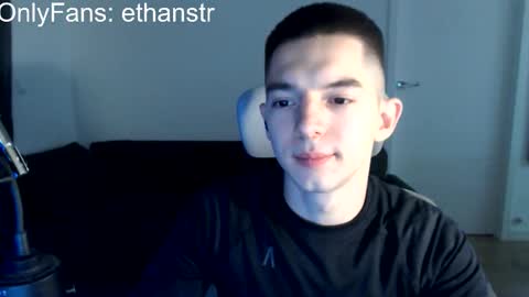 Snapshot of yourethan chatting on 10/30/25, 08:42 yourethan online show from 10/30/25, 08:42