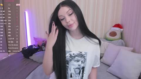 Snapshot of youreyesgazm chatting on 01/17/25, 07:08 Mary online show from 01/17/25, 07:08