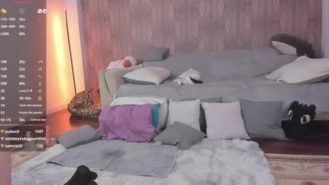 Snapshot of youreyesgazm chatting on 02/25/25, 12:03 Mary online show from 02/25/25, 12:03