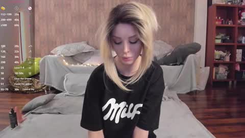 Mary online show from 11/08/25, 10:48