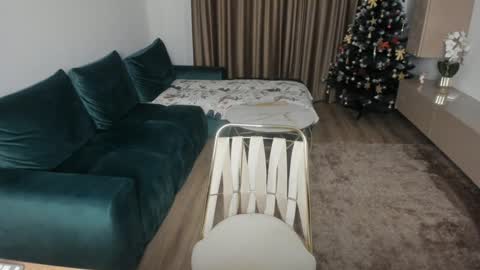 Evelline online show from 12/08/24, 04:50