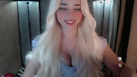 Snapshot of yourfavoratemaureen chatting on 10/05/25, 06:39 maureen love you online show from 10/05/25, 06:39
