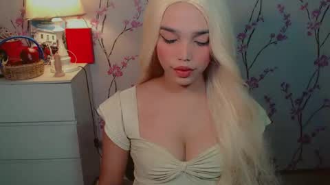 Snapshot of yourfavoratemaureen chatting on 10/11/25, 02:44 maureen love you online show from 10/11/25, 02:44