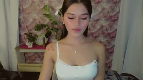 Snapshot of yourfavoratesunshine chatting on 04/27/26, 02:31 Sunshine online show from 04/27/26, 02:31