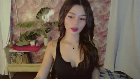 Snapshot of yourfavoratesunshine chatting on 05/27/26, 10:56 Sunshine online show from 05/27/26, 10:56