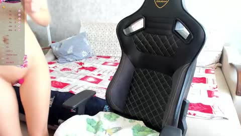 yourgirl_044 online show from 02/22/26, 11:09