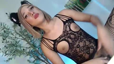 yourgirlnextdoor18 online show from 05/18/26, 03:24