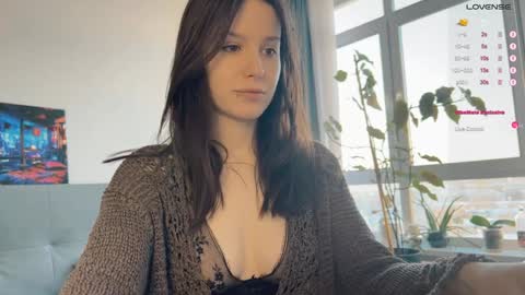 Snapshot of yourher0in chatting on 12/17/24, 08:34 Aida online show from 12/17/24, 08:34