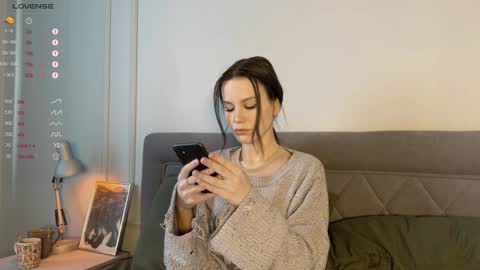 Snapshot of yourher0in chatting on 12/24/24, 08:44 Aida online show from 12/24/24, 08:44