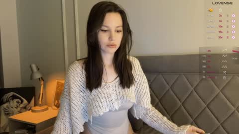 Snapshot of yourher0in chatting on 12/29/24, 10:23 Aida online show from 12/29/24, 10:23