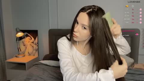 Snapshot of yourher0in chatting on 01/05/25, 09:59 Aida online show from 01/05/25, 09:59