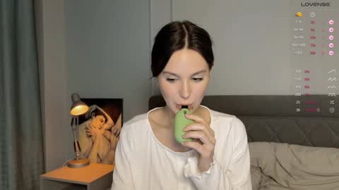 Snapshot of yourher0in chatting on 01/05/25, 01:04 Aida online show from 01/05/25, 01:04