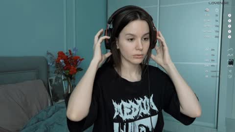 Snapshot of yourher0in chatting on 02/03/25, 02:58 Aida online show from 02/03/25, 02:58