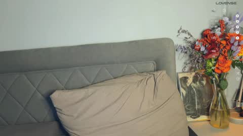 Snapshot of yourher0in chatting on 02/04/25, 06:27 Aida online show from 02/04/25, 06:27