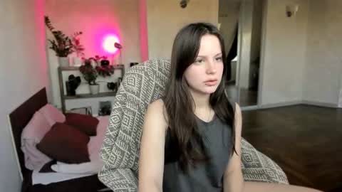 Snapshot of yourher0in chatting on 09/11/25, 11:21 Aida online show from 09/11/25, 11:21