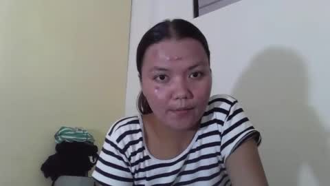 Snapshot of yourhot_keshaxx chatting on 12/13/24, 12:53 kesh online show from 12/13/24, 12:53