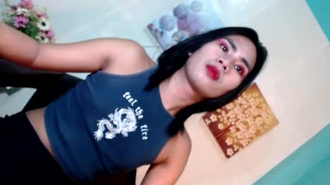 Snapshot of yourhottie_winxxx chatting on 01/15/25, 11:51 Mauie online show from 01/15/25, 11:51