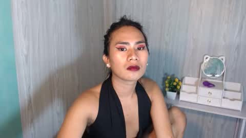 Snapshot of yourhottie_winxxx chatting on 02/28/25, 10:50 Mauie online show from 02/28/25, 10:50