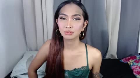Snapshot of yourlovebella88 chatting on 10/20/25, 05:02 yourlovebella88 online show from 10/20/25, 05:02