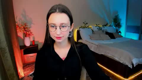 Snapshot of yourlovelystoryy chatting on 11/11/25, 11:21 Vetta online show from 11/11/25, 11:21