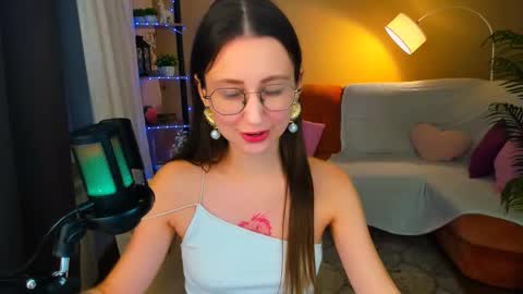 Snapshot of yourlovelystoryy chatting on 11/14/25, 11:42 Vetta online show from 11/14/25, 11:42