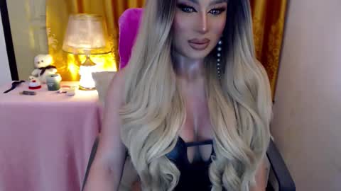 Adriana Maxwell online show from 06/07/26, 03:27