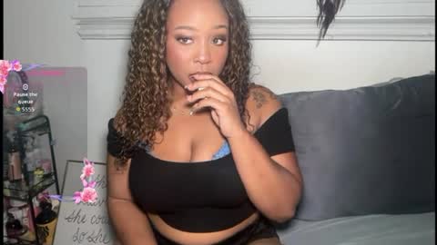 YOURMOMMY online show from 08/03/26, 04:22